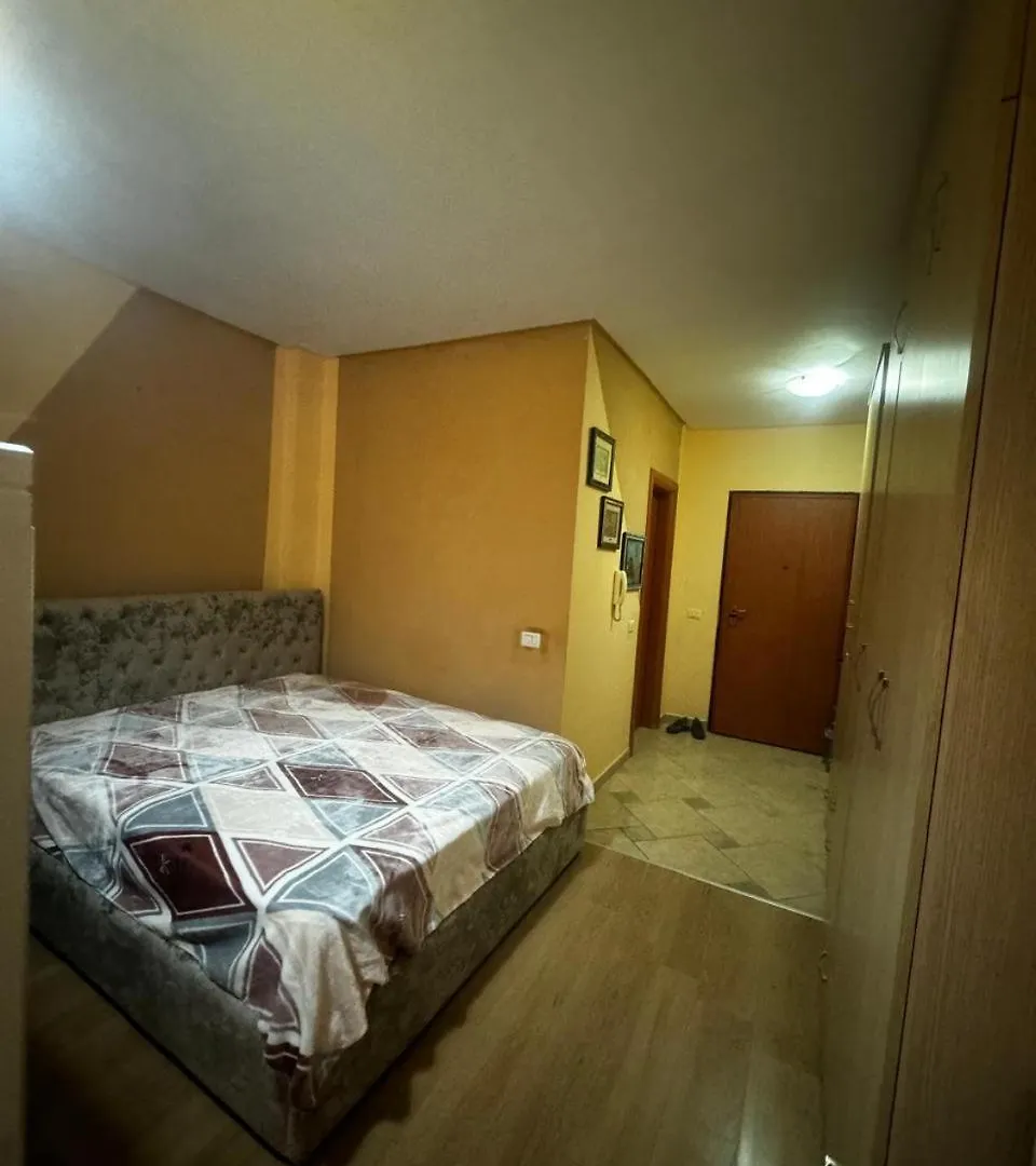 Apartament Sabri Golem  Apartamento